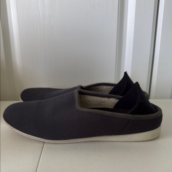 *WOMEN’S MAHABIS OUTDOOR DARK GRAY SLIPPERS (sz EU 39 or US 8) - Picture 4 of 5